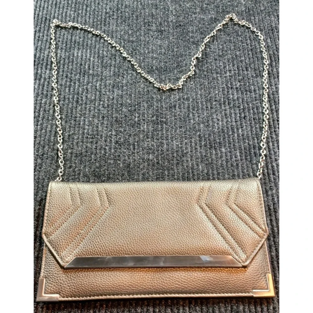 Silpada Elegant Metallic Chain Clutch Crossbody, removable chain, purple‎ lining